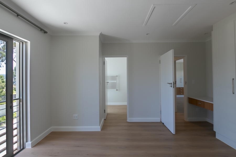 4 Bedroom Property for Sale in Leisure Isle Western Cape